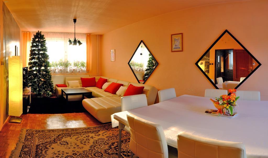 7 Star Wishes Hotel Liptovský Hrádok Kültér fotó